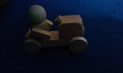 Auto aus Holz